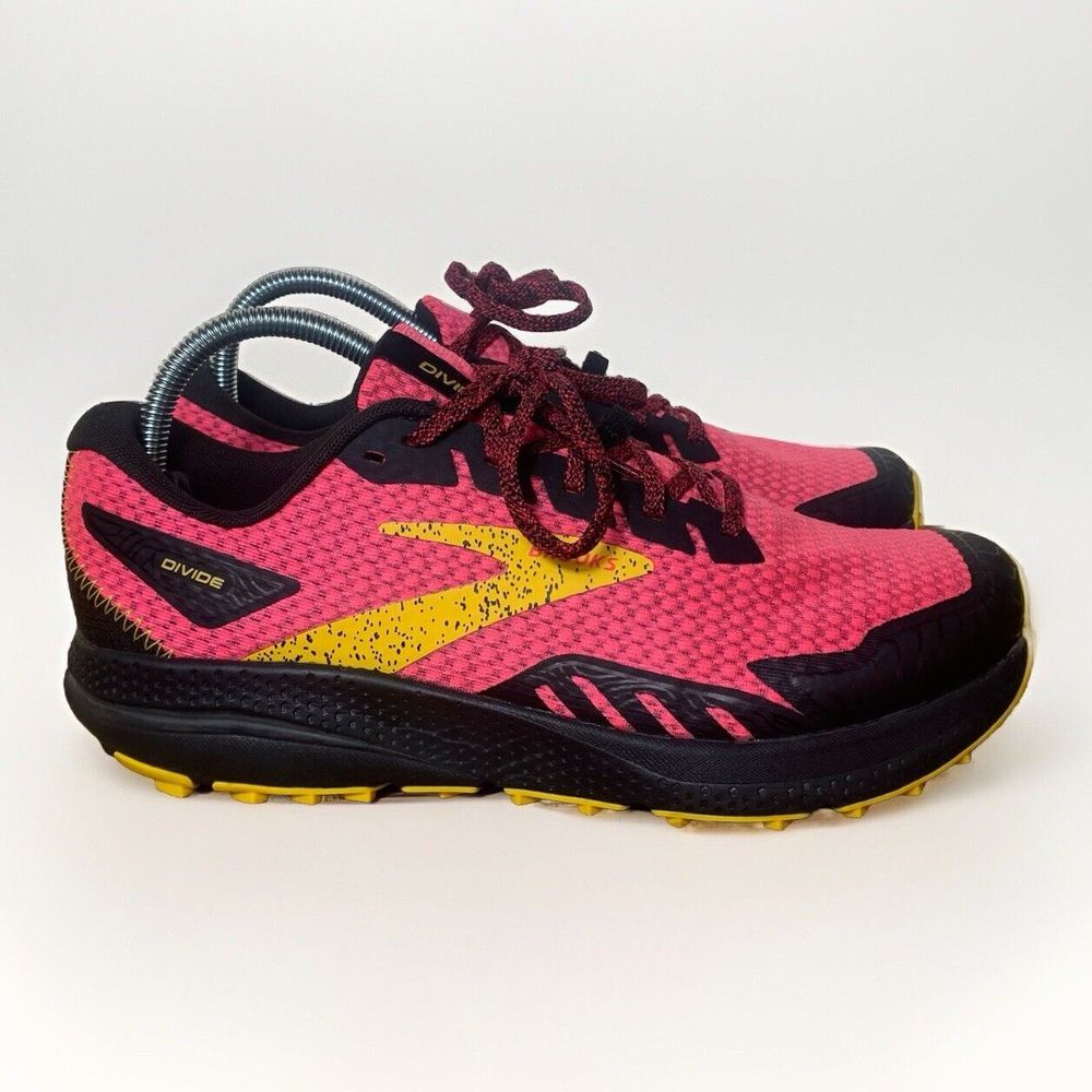 Brooks Shoes Womens Size 9 Divide 4 1203941B609 Pink Running Sneakers Athletic